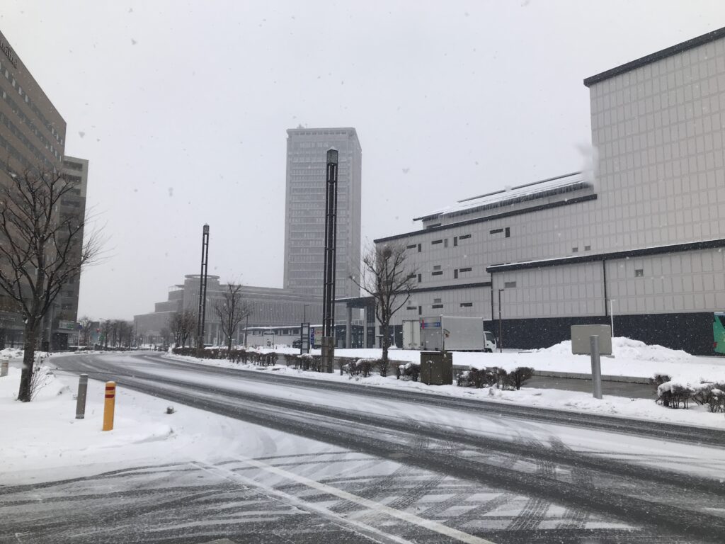 雪の山形駅